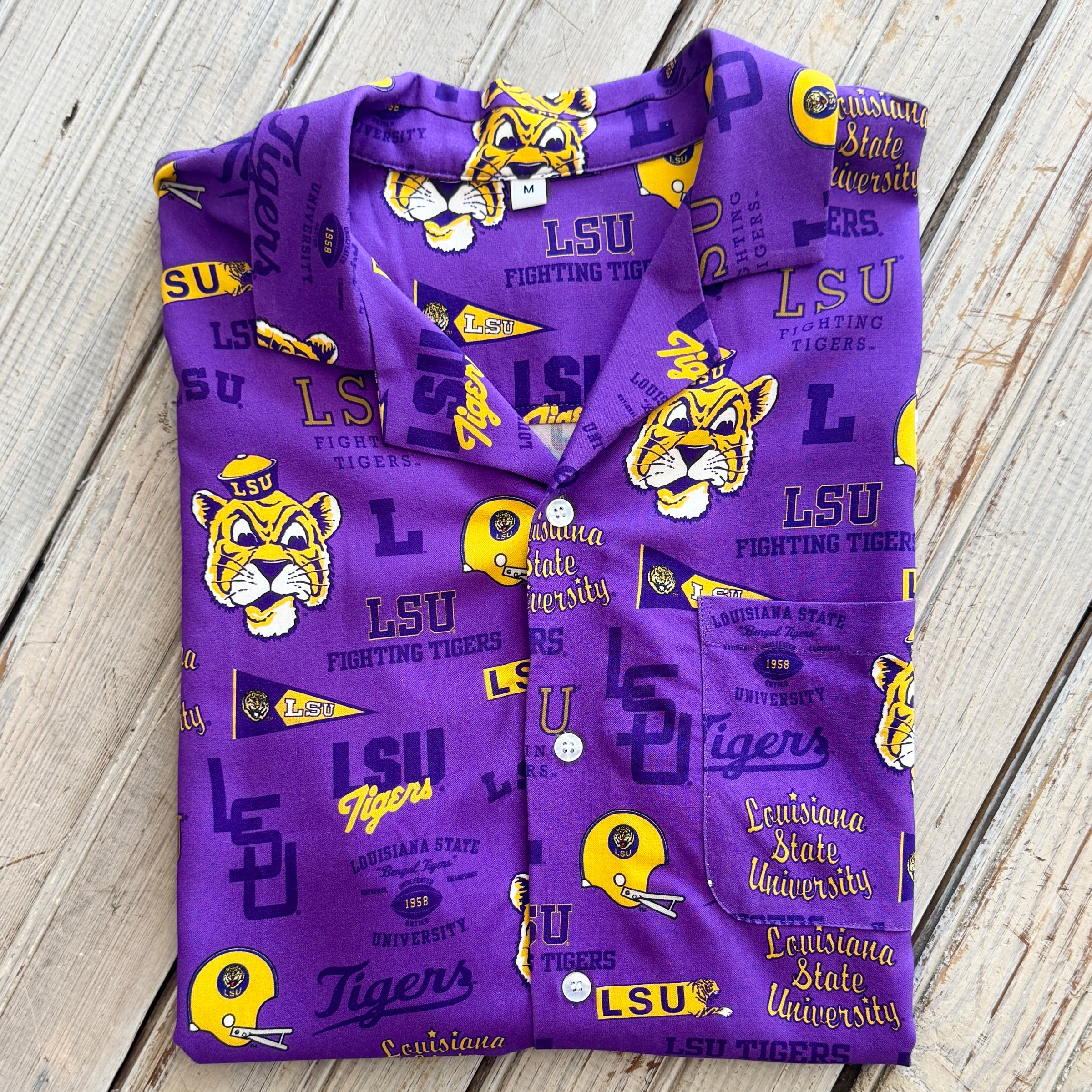 NM LSU Tigers Hawaiian Shirt LG NM LSU Tigers Hawaiian Shirt LG