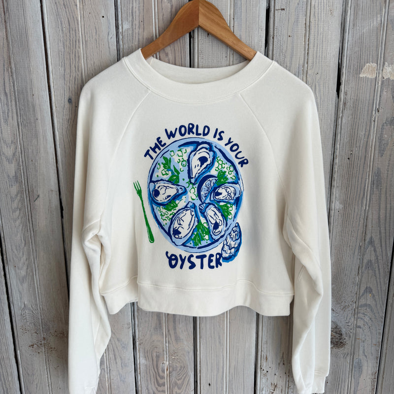 The World Is Your Oyster Crop Sweatshirt-vint wht
