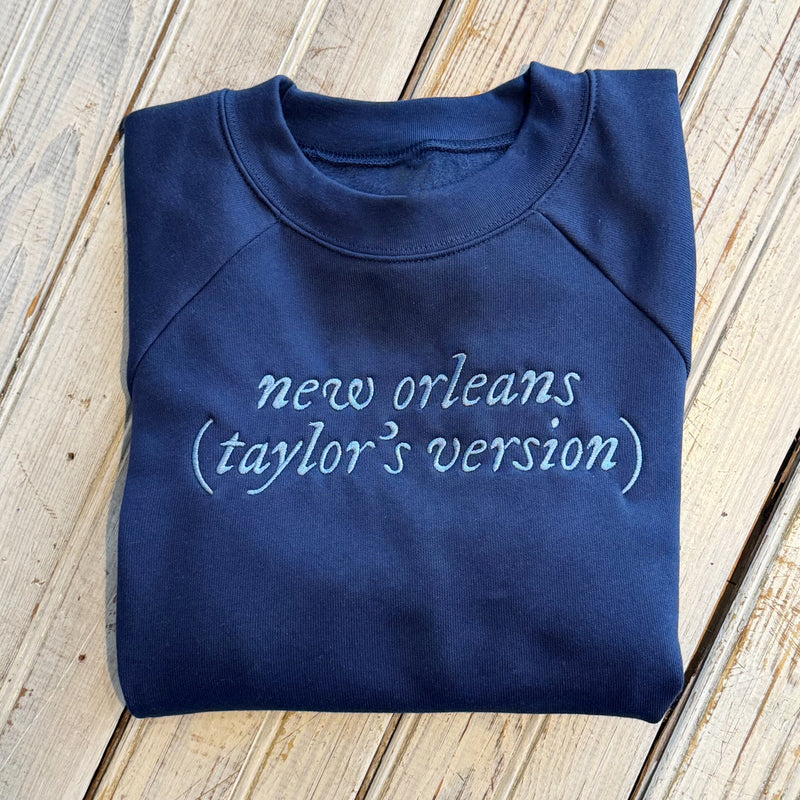 new orleans (taylor's version) Crop Sweatshirt-navy